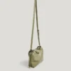 Mala Hobo com efeito de couro