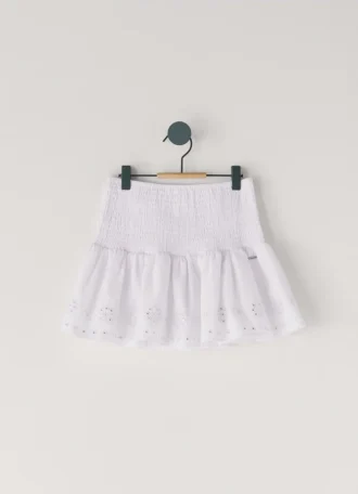 Mini-saia com detalhes em renda