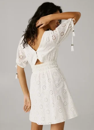 Mini-vestido com detalhes em renda