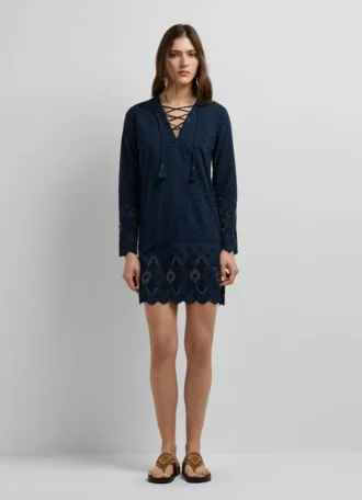 Mini-vestido com detalhes em renda