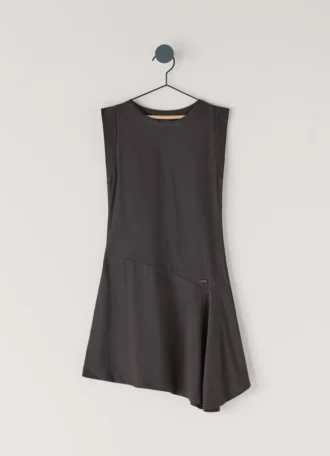 Mini-vestido com gola redonda