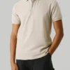 Polo com estampado nas costas em piqué Polo com estampado nas costas em piqué