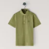 Polo de corte regular tingido na peça