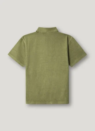 Polo de corte regular tingido na peça