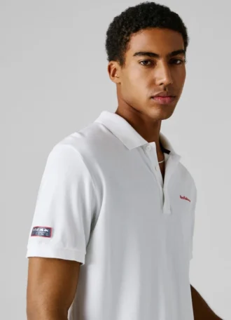 Polo em piqué de corte descontraído
