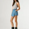 Saia-calça em ganga de corte regular Saia-calça em ganga de corte regular