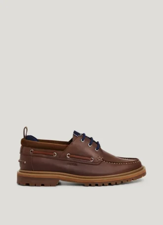 Sapatos de convés em pele