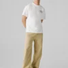 T-shirt com corte descontraído e estampado nas costas T-shirt com corte descontraído e estampado nas costas