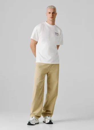 T-shirt com corte descontraído e estampado nas costas