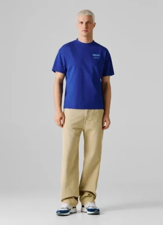 T-shirt com corte descontraído e estampado nas costas