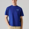 T-shirt com corte descontraído e estampado nas costas T-shirt com corte descontraído e estampado nas costas