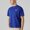 T-shirt com corte descontraído e estampado nas costas T-shirt com corte descontraído e estampado nas costas