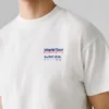 T-shirt com corte descontraído e estampado nas costas T-shirt com corte descontraído e estampado nas costas