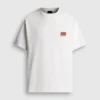 T-shirt com corte descontraído e estampado nas costas T-shirt com corte descontraído e estampado nas costas