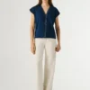 T-shirt com decote em V e detalhes em renda T-shirt com decote em V e detalhes em renda