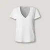 T-shirt com decote em V e logótipo bordado T-shirt com decote em V e logótipo bordado