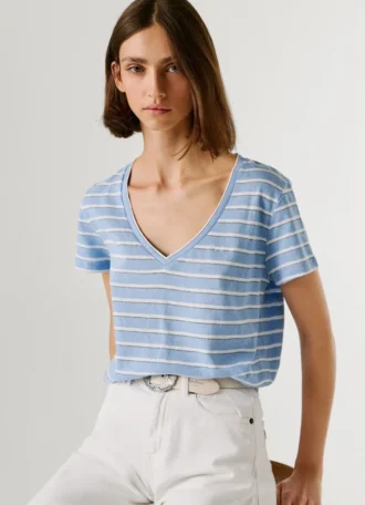 T-shirt com decote em V às riscas
