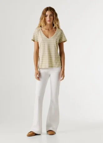 T-shirt com decote em V às riscas