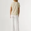 T-shirt com decote em V às riscas