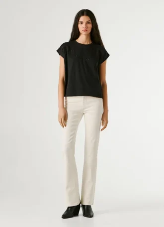 T-shirt com detalhes florais em renda