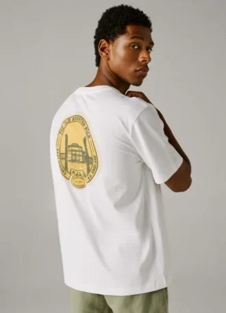 T-shirt com estampado nas costas