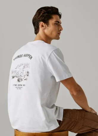 T-shirt com estampado nas costas
