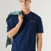 T-shirt com estampado nas costas T-shirt com estampado nas costas