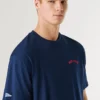 T-shirt com estampado nas costas T-shirt com estampado nas costas