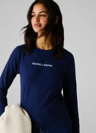 T-shirt com logótipo bordado
