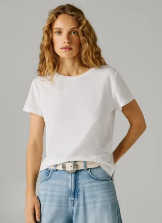 T-shirt com logótipo bordado