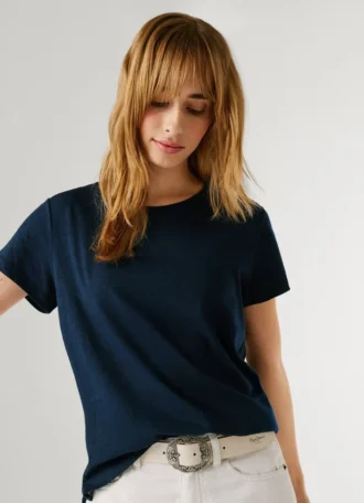 T-shirt com logótipo bordado
