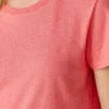 T-shirt com logótipo bordado T-shirt com logótipo bordado
