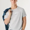 T-shirt com logótipo e corte regular T-shirt com logótipo e corte regular