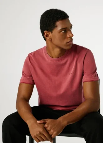 t shirt com logtipo e corte regular 1 56 330x456 - T-shirt com log&oacute;tipo e corte regular