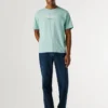 T-shirt com logótipo e corte regular T-shirt com logótipo e corte regular