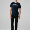 T-shirt com logótipo e corte regular T-shirt com logótipo e corte regular