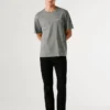 T-shirt com logótipo e corte regular T-shirt com logótipo e corte regular