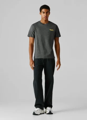 T-shirt com logótipo e corte regular