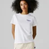 T-shirt com logótipo e corte regular T-shirt com logótipo e corte regular