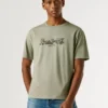 T-shirt com logótipo e corte regular T-shirt com logótipo e corte regular