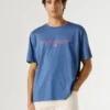 T-shirt com logótipo e corte regular T-shirt com logótipo e corte regular