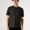 T-shirt com logótipo e corte regular T-shirt com logótipo e corte regular