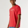 T-shirt com logótipo e corte regular T-shirt com logótipo e corte regular
