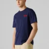 T-shirt com logótipo e corte regular T-shirt com logótipo e corte regular