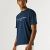 T-shirt com logótipo e corte regular T-shirt com logótipo e corte regular