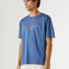 T-shirt com logótipo e corte regular T-shirt com logótipo e corte regular