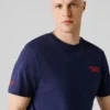 T-shirt com logótipo e corte regular T-shirt com logótipo e corte regular