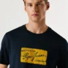 T-shirt com logótipo estampado