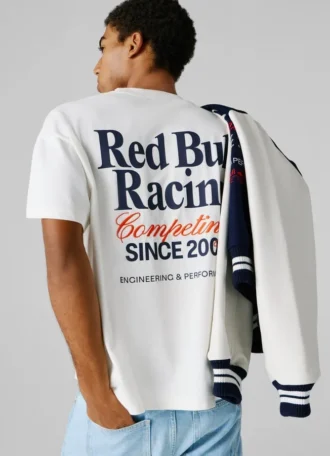 T-shirt de corte largo com estampado nas costas