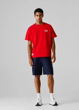 T-shirt de corte largo com estampado nas costas